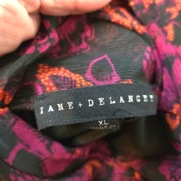 Jane and Delancey Dark Whimsical Floral Black/Red Gathered Front Sheer Top XL - Picture 7 of 11